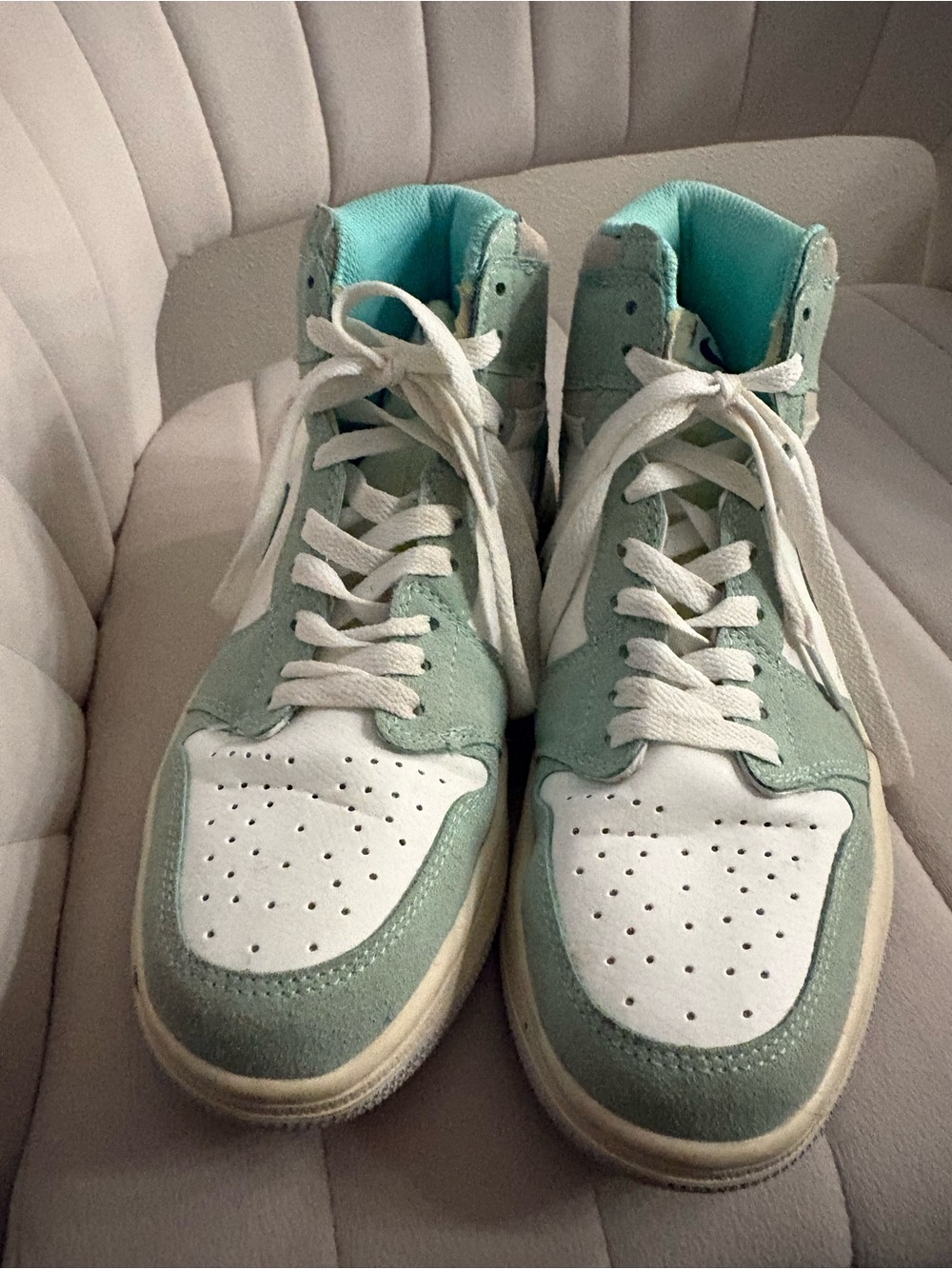 Jordan Air Jordan 1 High OG White and Mint Green Sneakers - Picture 2 of 3